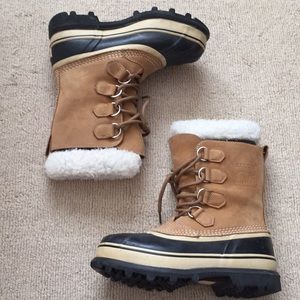 Sorel Caribou boots💫